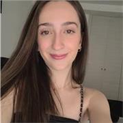 Graduada en educacion primaria y estudios ingleses. Doy clases de inglés y de refuerzo de educación primaria.